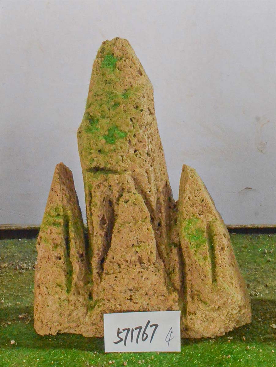 571767