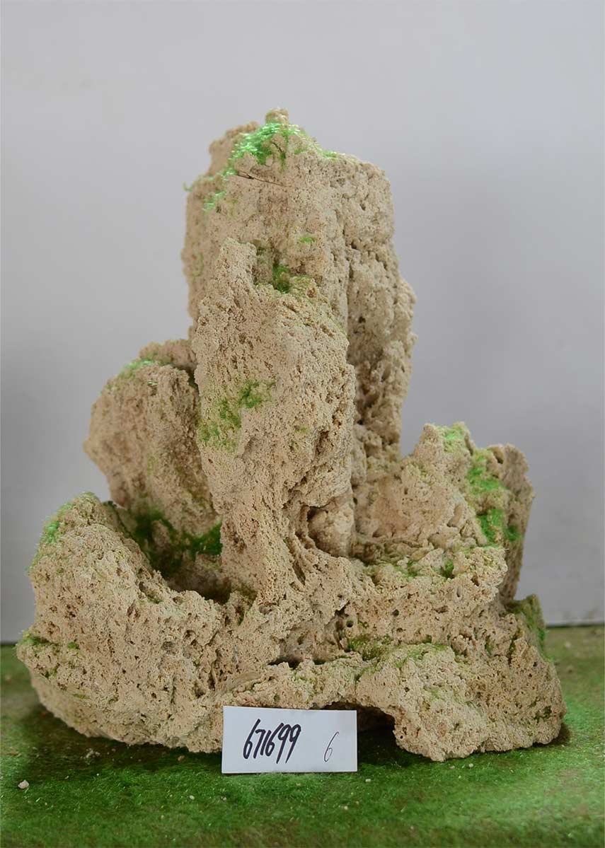 671699